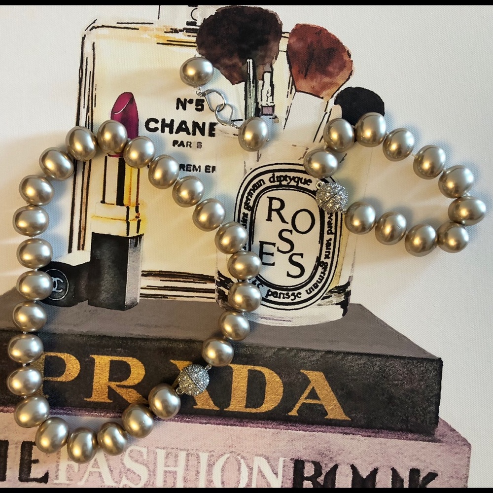 3 Piece Luxurious Oblong Beaded Necklace, Bracelet and Earrings Set in Champagne